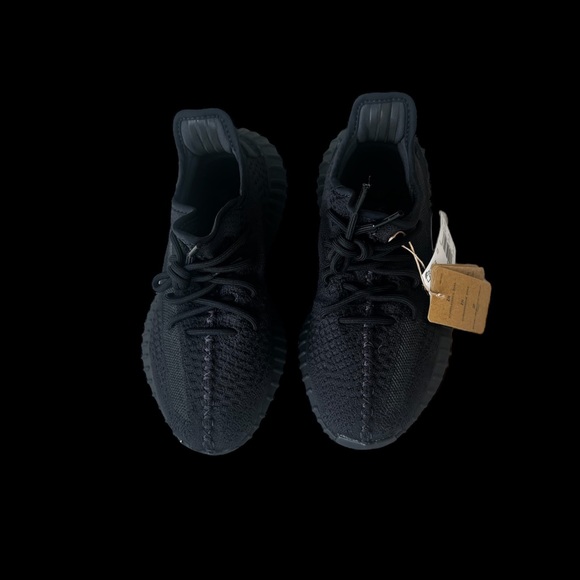 YEEZY 350 ONYX (2023) US 6 BRAND NEW 🖤 - Picture 2 of 5